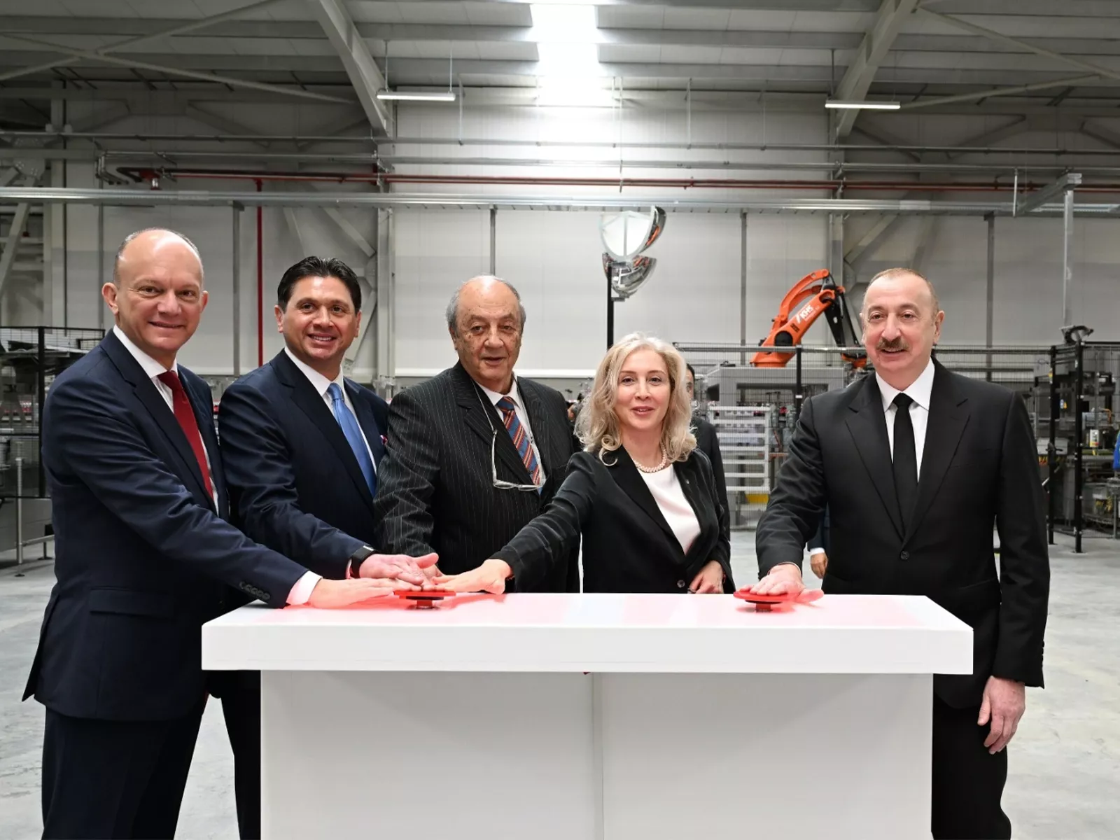 Coca-Cola İçecek’in Azerbaycan’daki ikinci fabrikası Cumhurbaşkanı İlham Aliyev’in katıldığı törenle açıldı
